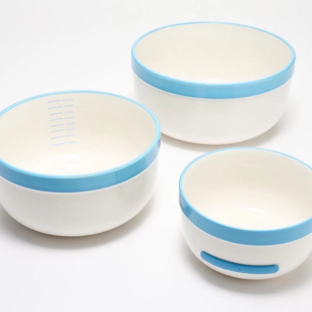 NIB Overstock stoneware cornflower blue mixing bowl set of 3 Chef Carla Hall